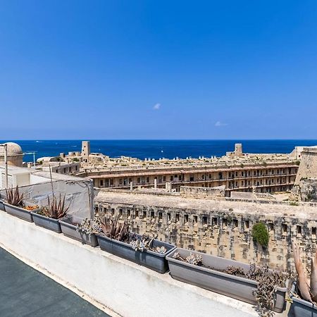 Valletta Bastions Seafront House Bagian luar foto