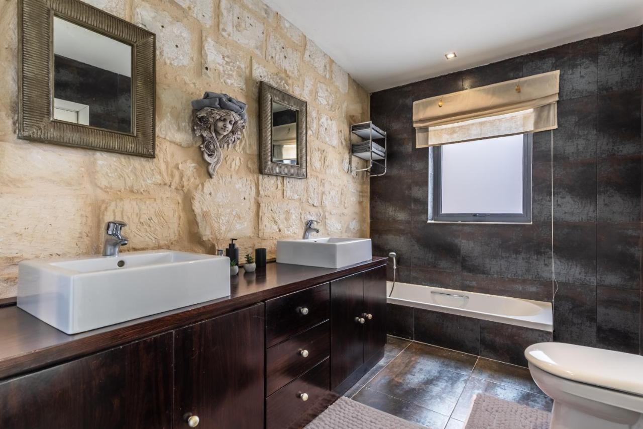 Valletta Bastions Seafront House Bagian luar foto